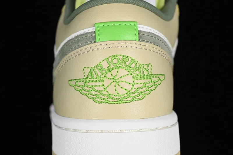 All categories Air Jordan Jordan series basketball shoes Air Jordan 1 Low G version pure original Air Jordan 1 Low AJ1 Joe 1 fresh white and green cultural low-top basketball shoes FD9906-131